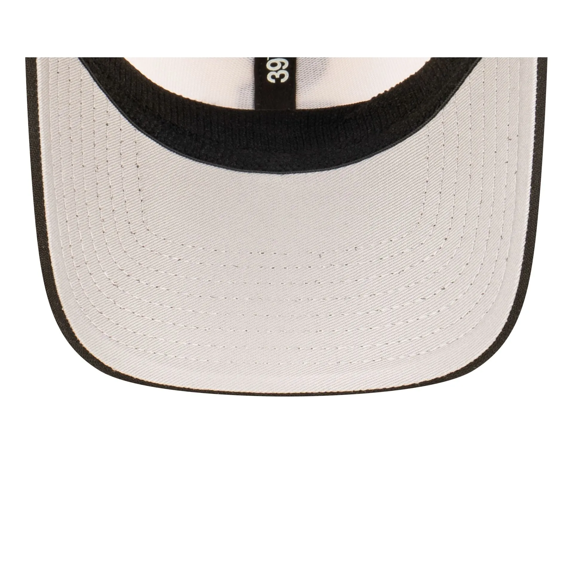 Las Vegas Raiders Chrome Two-Tone 39THIRTY Fitted