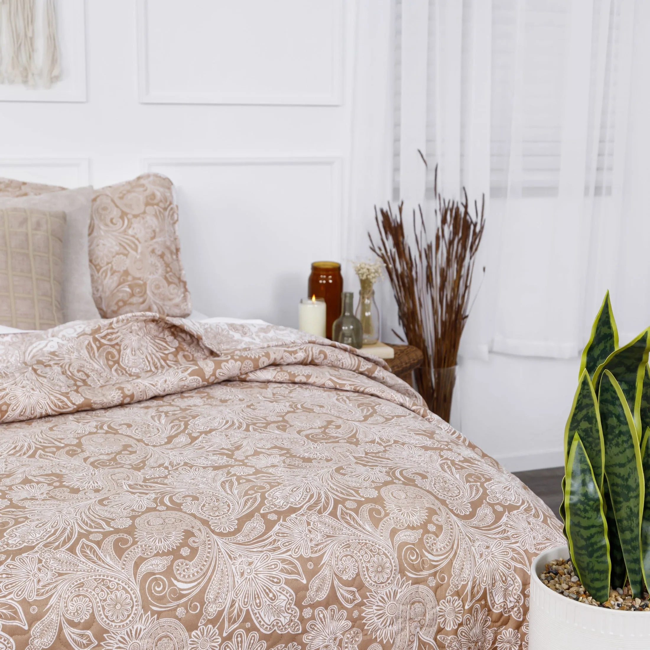 Perfect Paisley Reversible Quilt Set