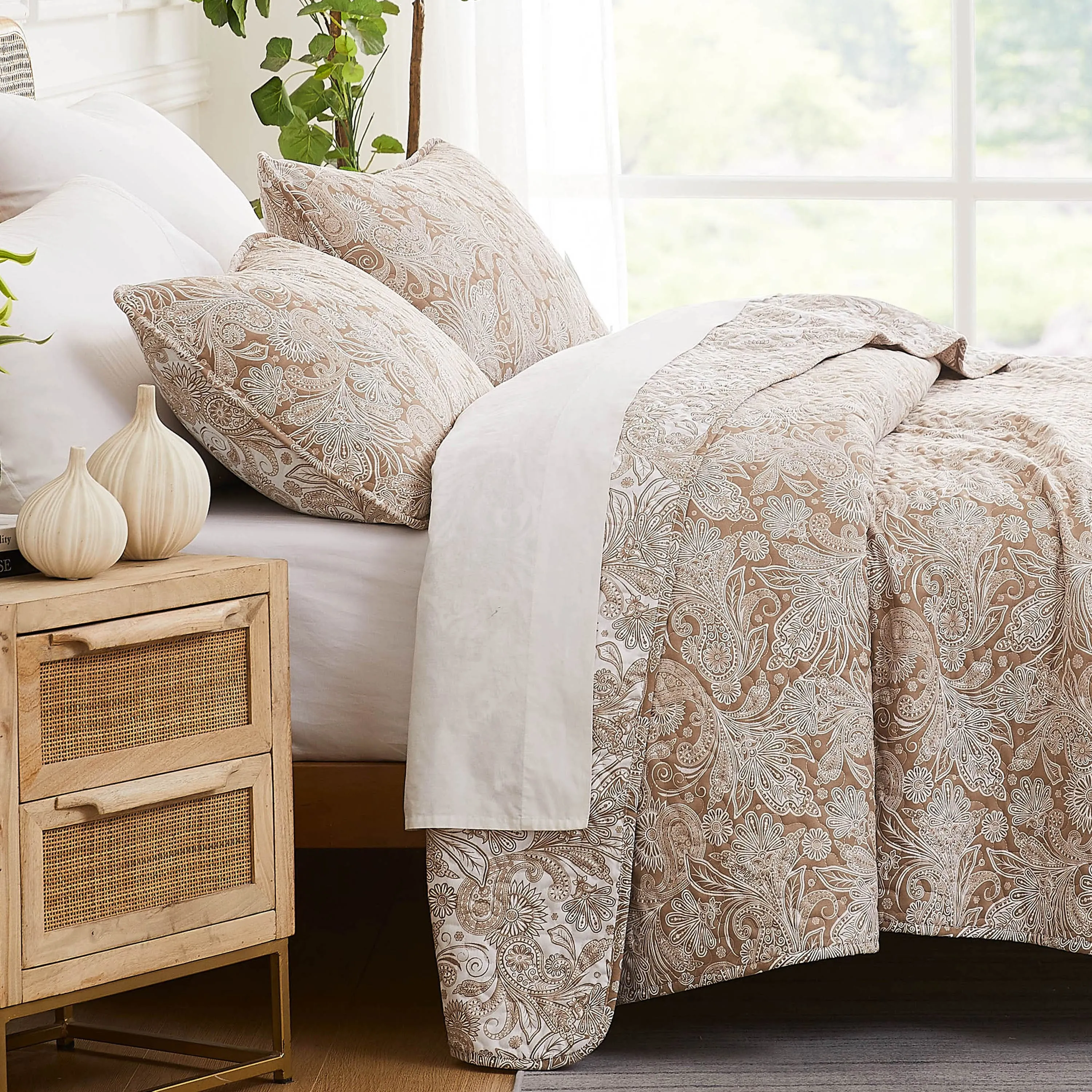 Perfect Paisley Reversible Quilt Set