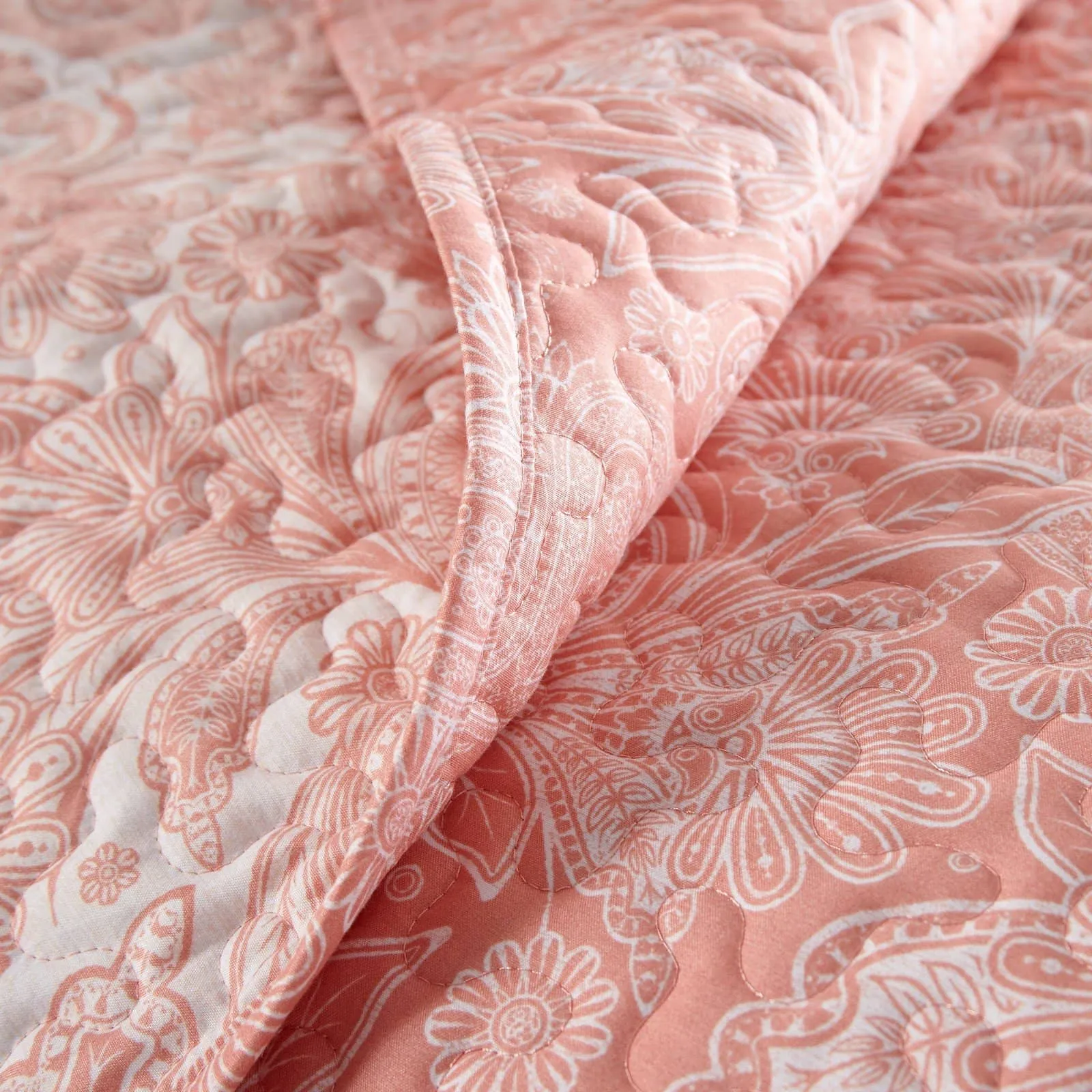 Perfect Paisley Reversible Quilt Set