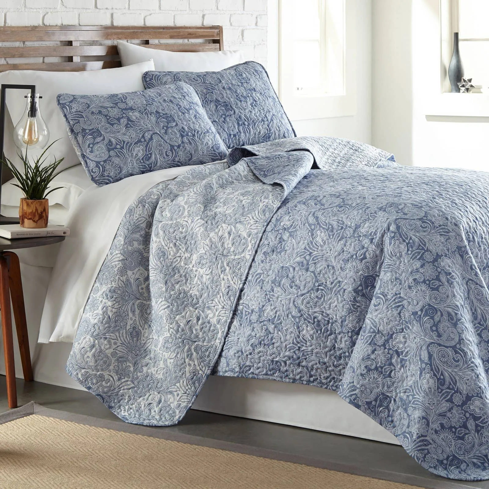 Perfect Paisley Reversible Quilt Set