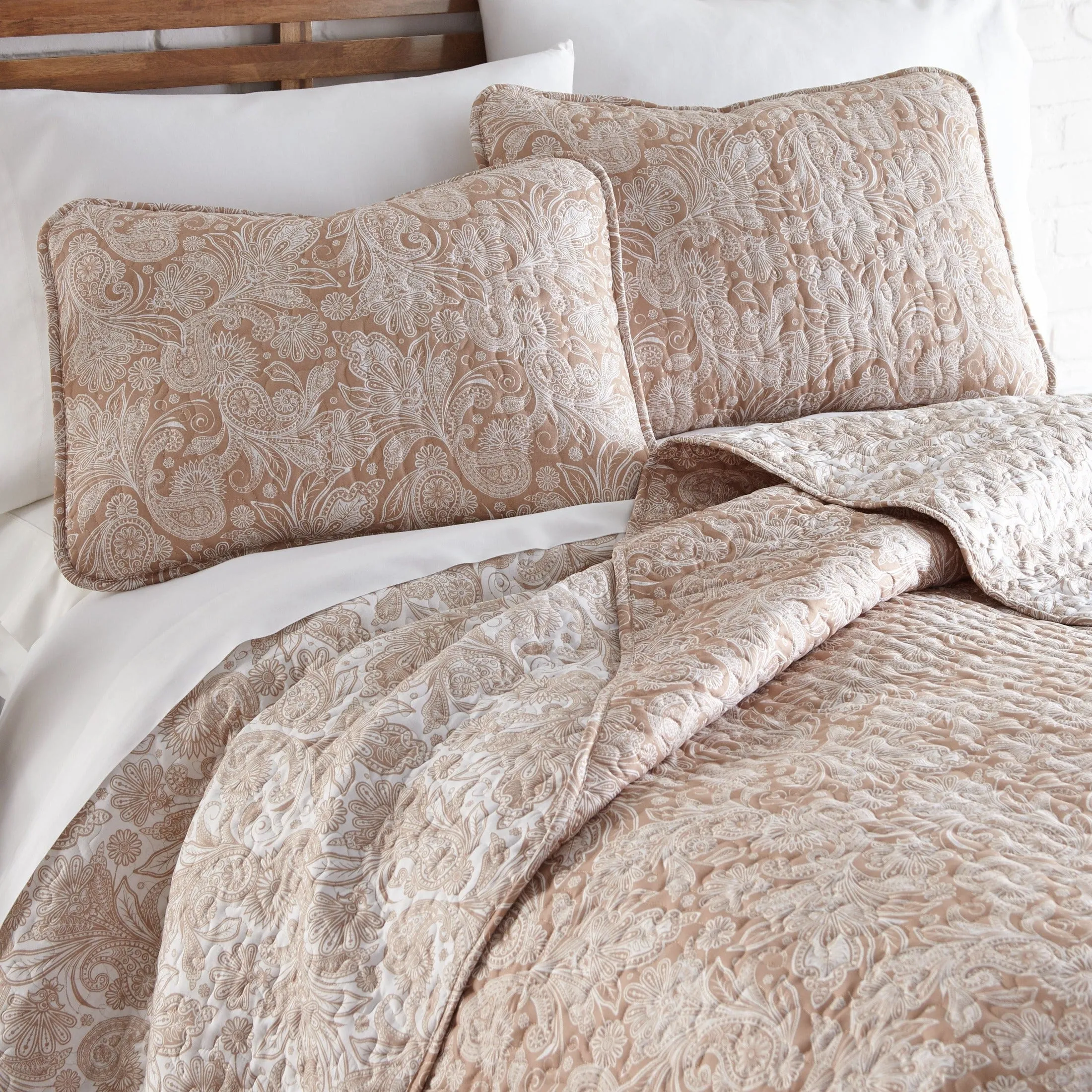 Perfect Paisley Reversible Quilt Set
