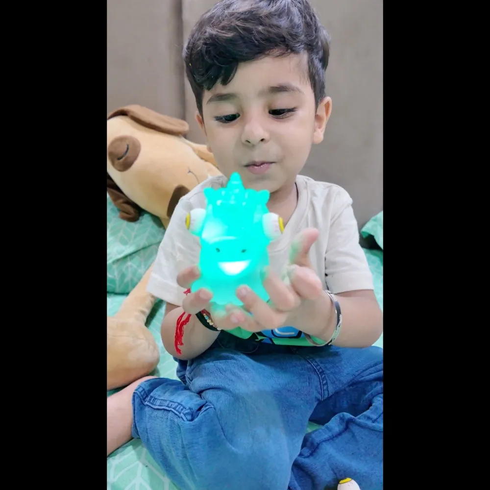 Scoobies Stick-i-dgets | Pack of 1 | Available in dog shape with vibrant green color | Soft and squishy with glow in the dark feature | Squeeze it and its eyes pop out | Good for hand muscle exercises and fidgeting